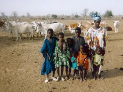 Nomaden im Umfeld des Dorfes