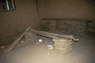 Innenansicht der provisorischen Schule