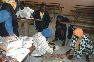 Registratur der mitgebrachten Schulmaterialien