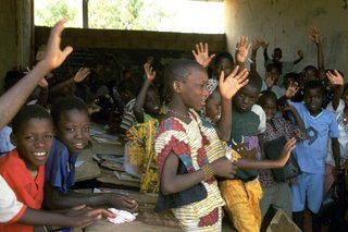 Ein Klassenraum der Schule