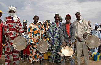 Zur Feier des Tages darf die Trommelgruppe nicht fehlen