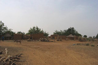 Auf dem Weg ins Dorf