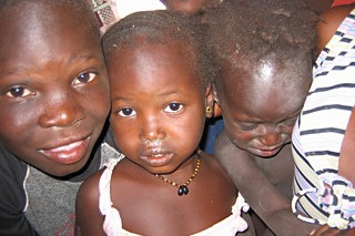 Die Kleinsten haben Angst vorm wei&szlig;en Mann