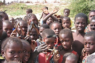 Jungj&auml;ger mit ihren Waffen